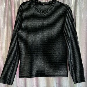 Lululemon Speed Long Sleeve classic Stripe. Size S